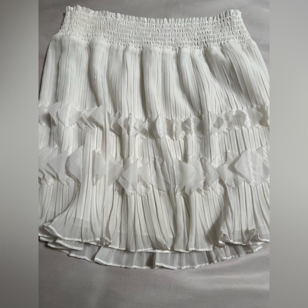 RAMY BROOK White Ivory Betsy Skirt has a flowy look with a smocked waistline.